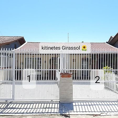 Kitinete Girassol 1 - Penha Sc - Beto Carrero Villa ภายนอก รูปภาพ